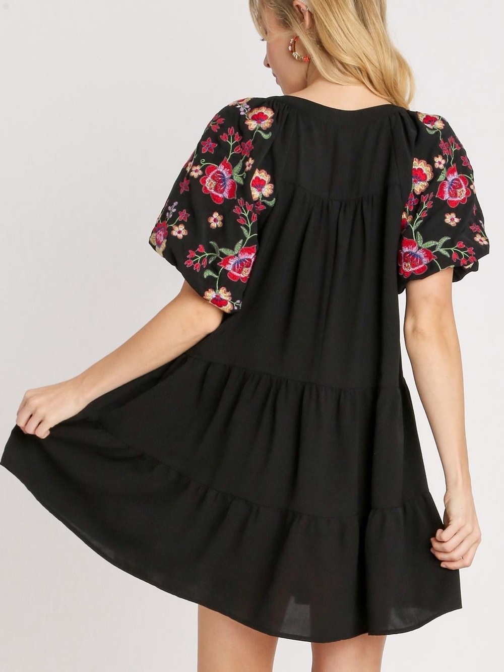 ✨ Umgee Black Dress with Floral Embroidered Puff Sleeves Size S - Picture 2 of 12